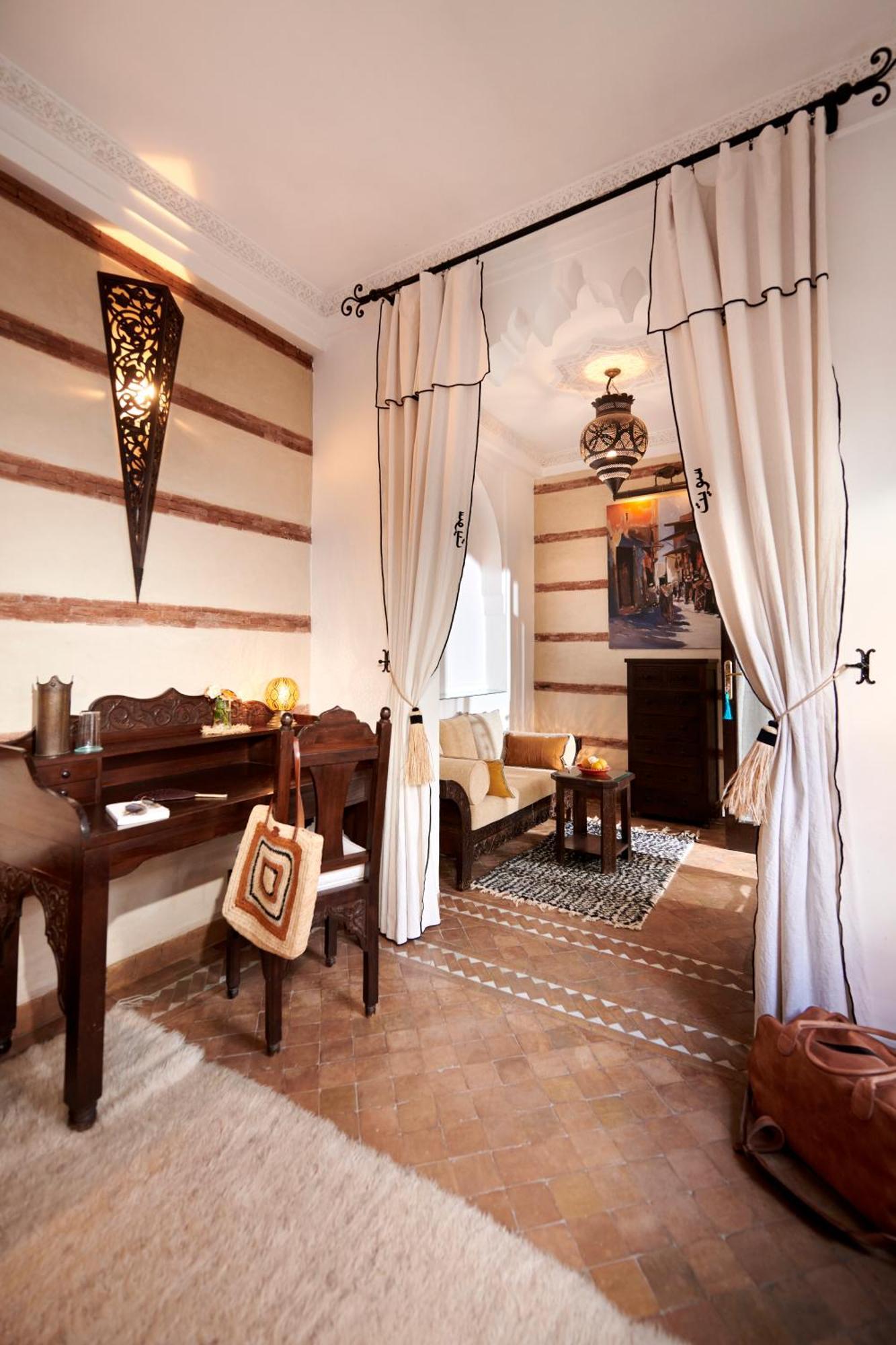 Riad Dar Amanza En Exclusivite Avec 4 Chambres Au Coeur De La Medina Marrakesh Exterior foto