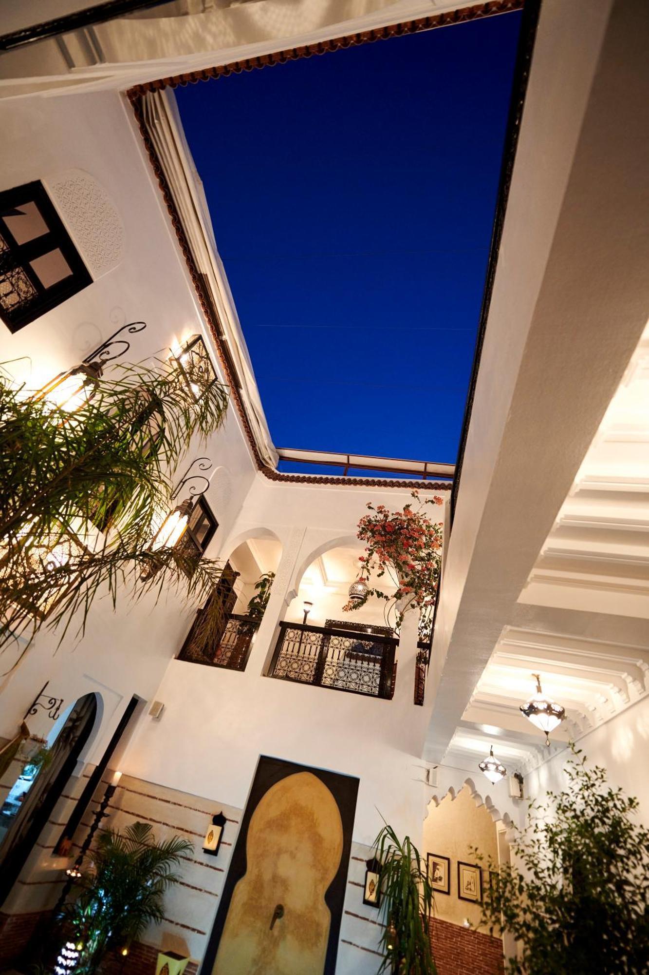 Riad Dar Amanza En Exclusivite Avec 4 Chambres Au Coeur De La Medina Marrakesh Exterior foto